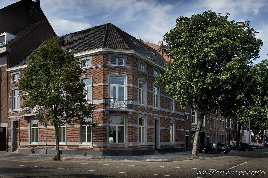 Hotel Townhouse & 4*